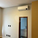 Casa à venda com 4 suítes no condomínio Residencial Costa das Areias, Salto - SP