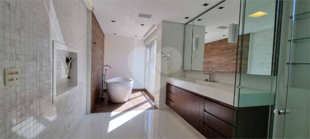 Apartamento à venda com 3 suítes em Vila Mariana, São Paulo, SP