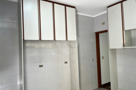 Sobrado à venda com 3 quartos, sendo 1 suíte, em Chácara Santo Antônio, São Paulo, SP