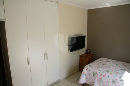 Sobrado à venda com 5 quartos, sendo 1 suíte,  em Jaguaré, São Paulo, SP