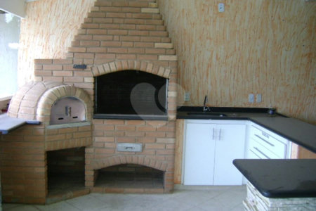 Casa à venda com 3 suítes no condomínio Estância Marambaia, Vinhedo - SP