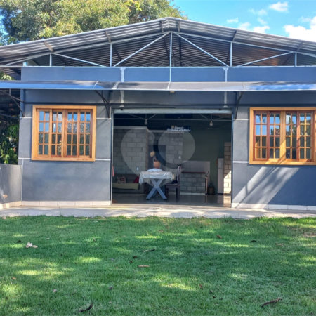 Casa à venda com 2 quartos em Vila Matias, Alambari, SP