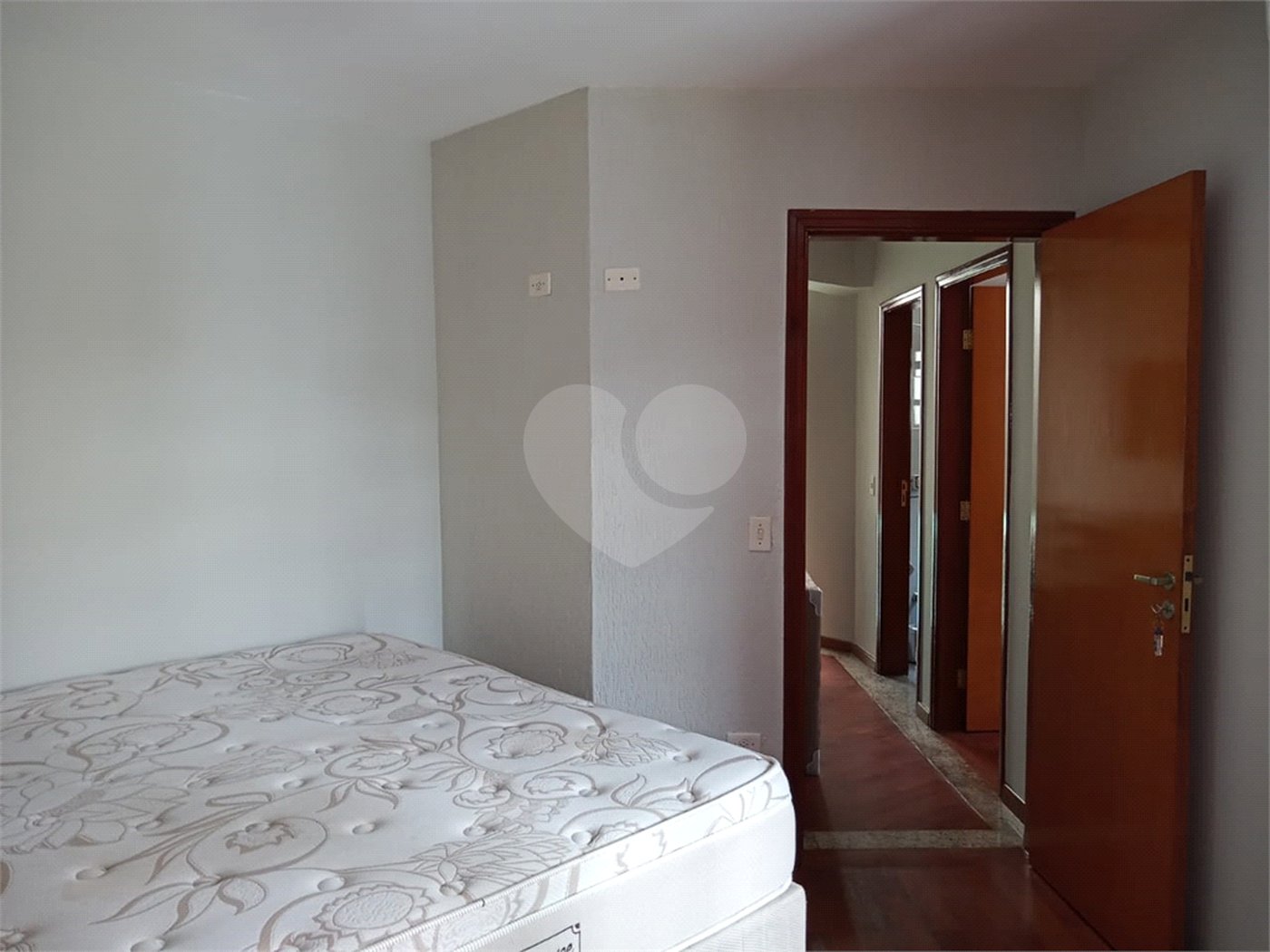 Sobrado à venda com 4 quartos, sendo 3 suítes, em Tremembé, São Paulo, SP