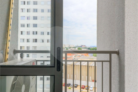 Apartamento à venda com 3 quartos, sendo 1 suíte, em Santo Amaro, São Paulo, SP