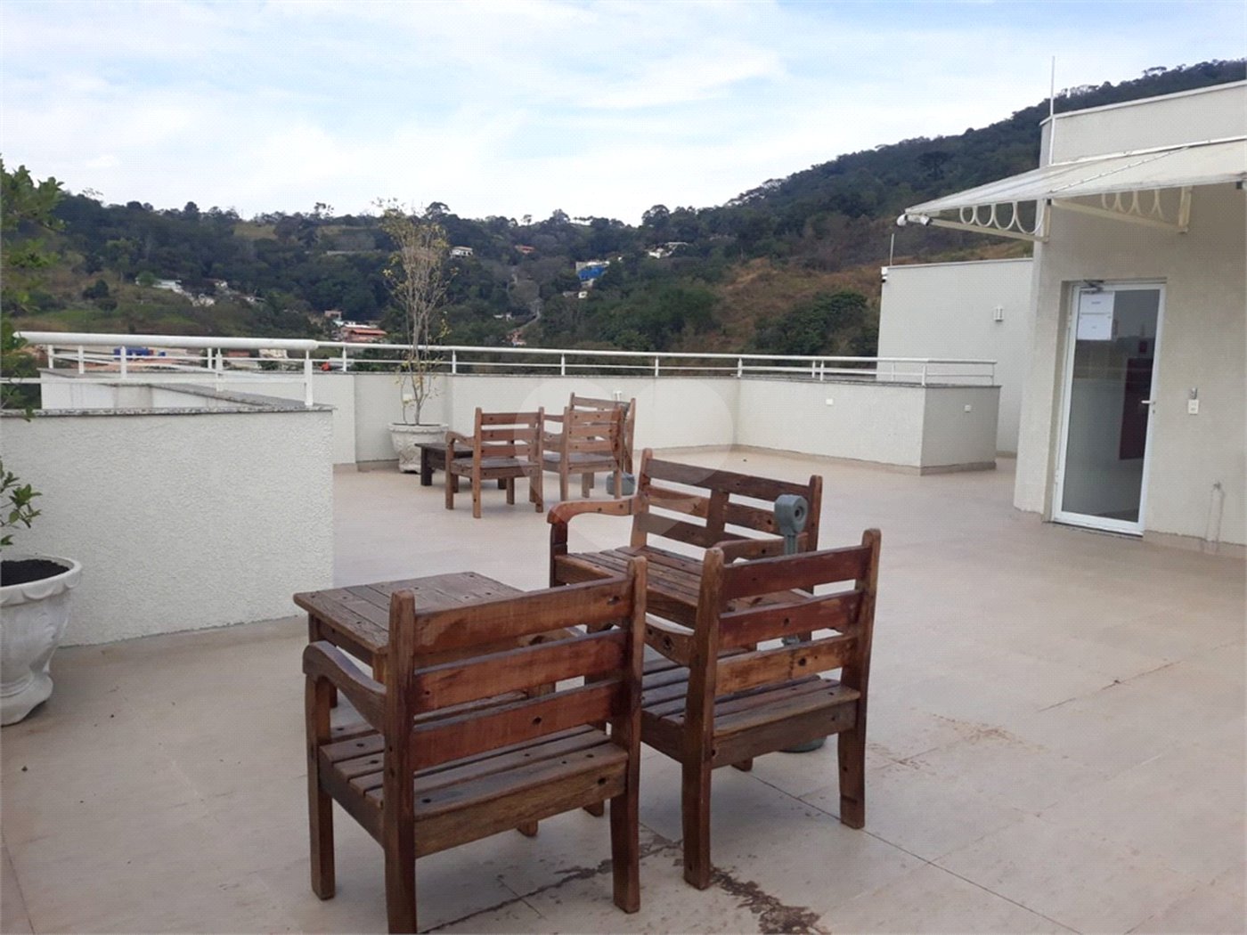 Apartamento à venda com 2 quartos, sendo 1 suíte, em Estação, São Roque, SP
