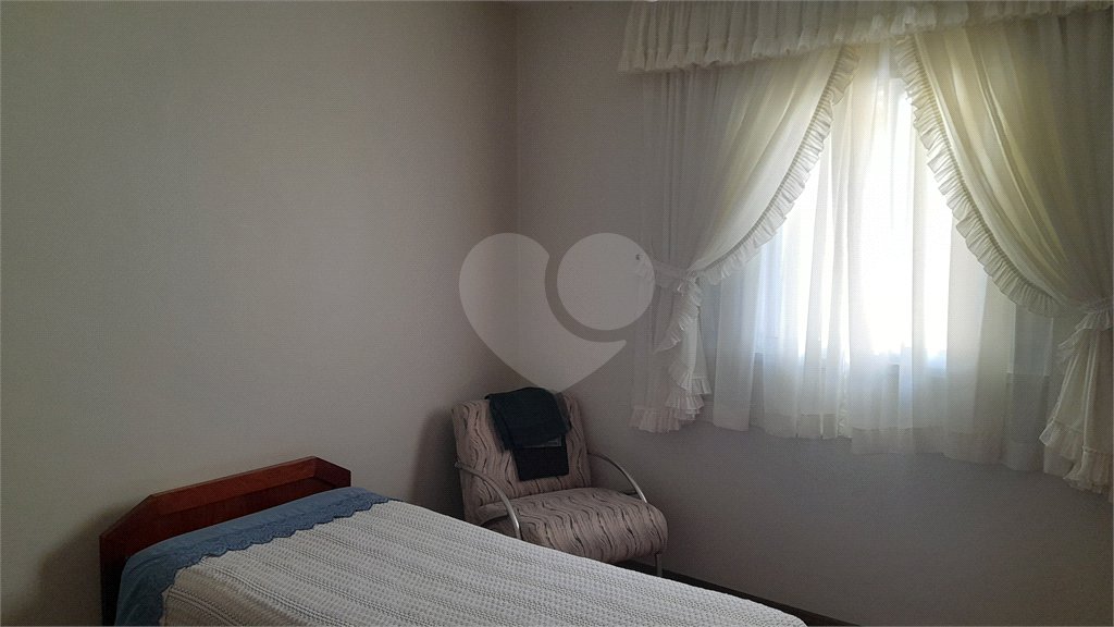 Sobrado à venda com 3 quartos, sendo 1 suíte, em Vila Nivi, São Paulo, SP