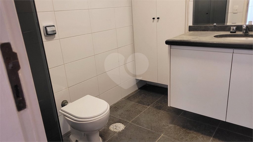 Apartamento para alugar com 3 quartos, sendo 1 suíte, em Jardim Europa, São Paulo, SP