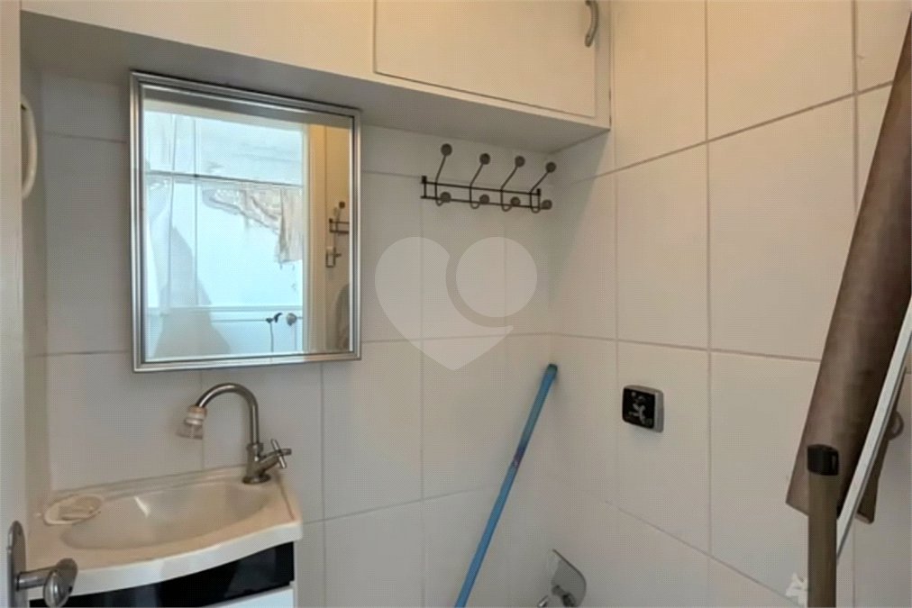 Apartamento à venda com 2 quartos em Pitangueiras, Guarujá, SP
