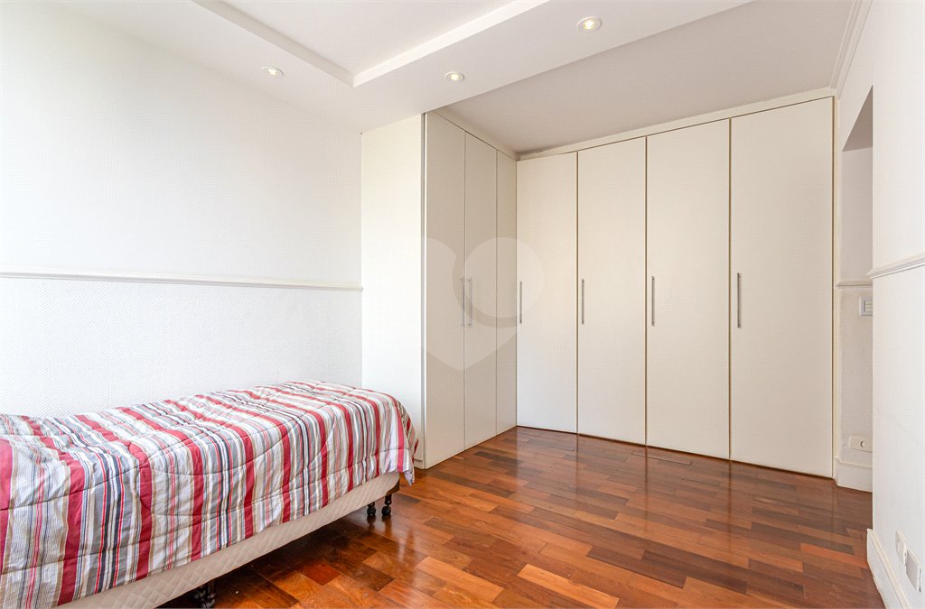 Apartamento à venda com 3 quartos, sendo 1 suíte, em Itaim Bibi, São Paulo, SP