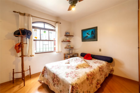 Casa à venda com 4 quartos, sendo 2 suítes, em Campo Belo, São Paulo, SP