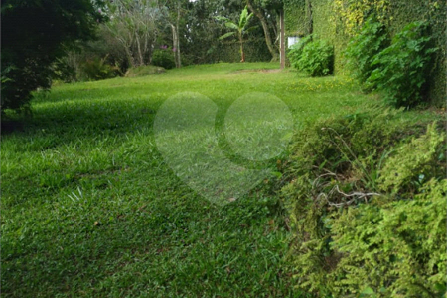 Casa à venda com 5 quartos, sendo 3 suítes, em Serra da Cantareira, Mairiporã, SP