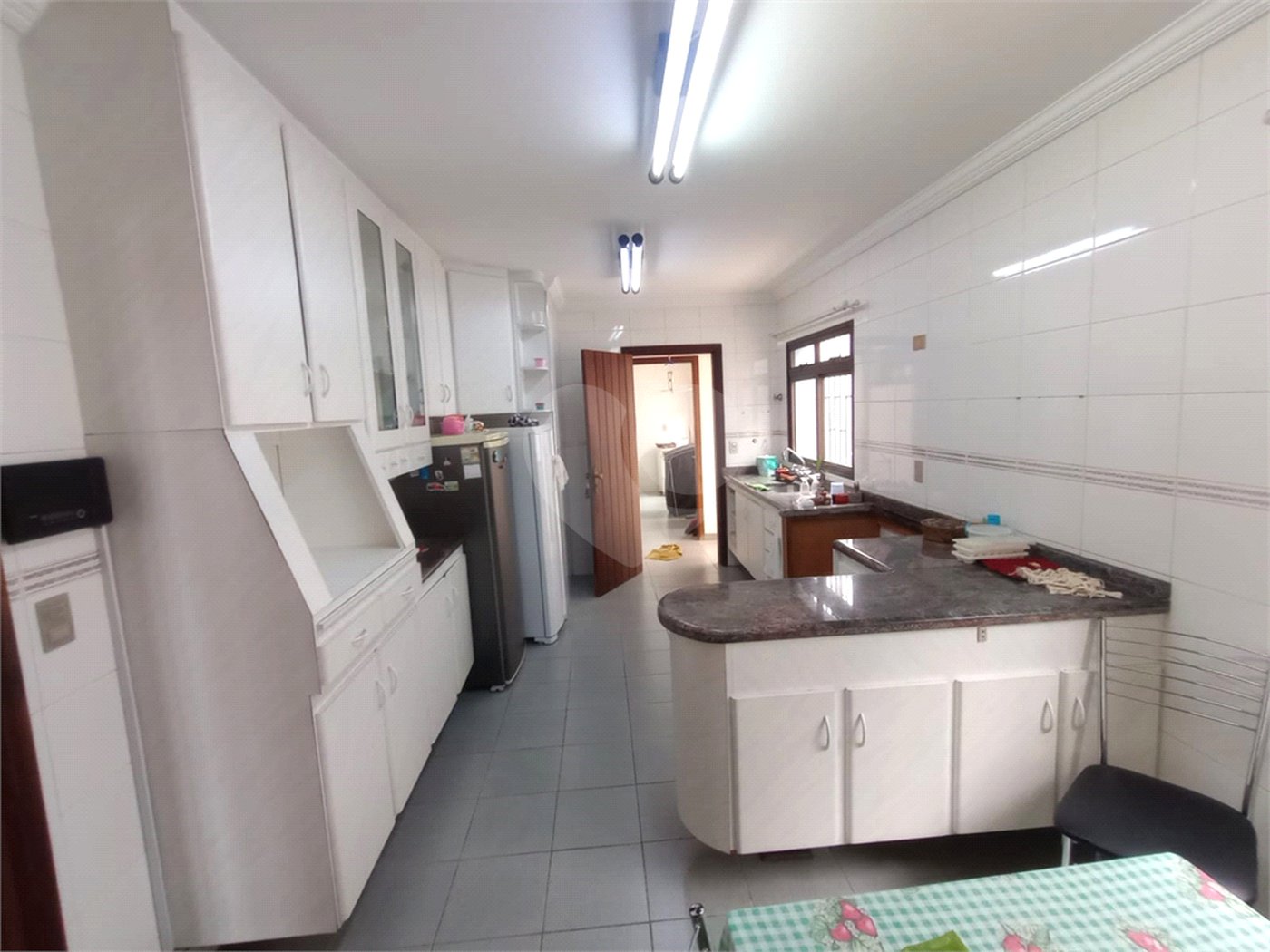 Sobrado à venda com 4 quartos, sendo 1 suíte, em Vila Macedópolis, São Paulo, SP