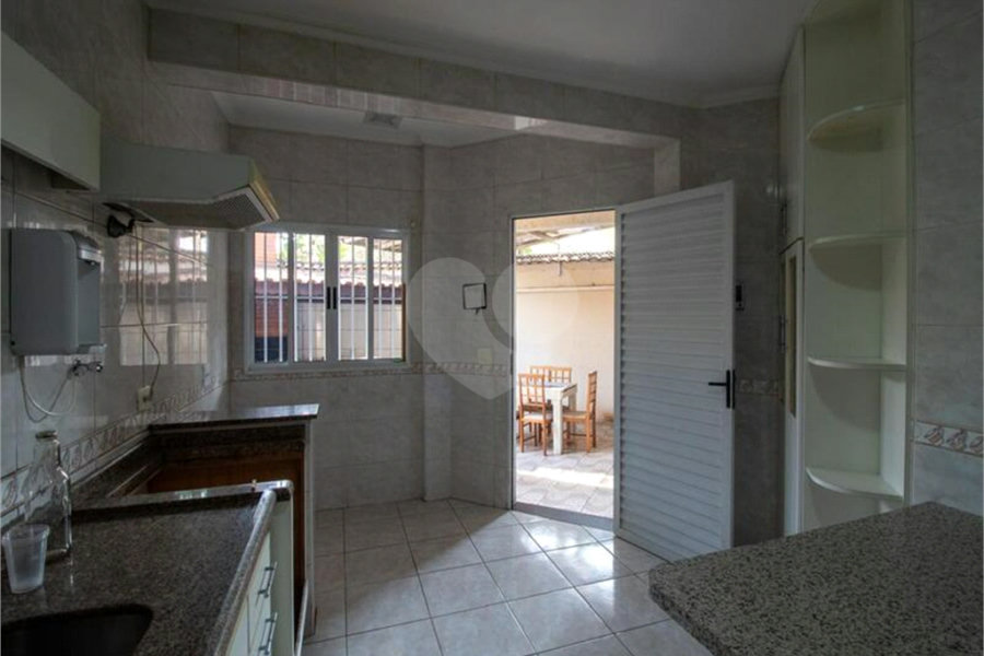 Casa à venda com 3 quartos, sendo 1 suíte, em Butantã, São Paulo, SP