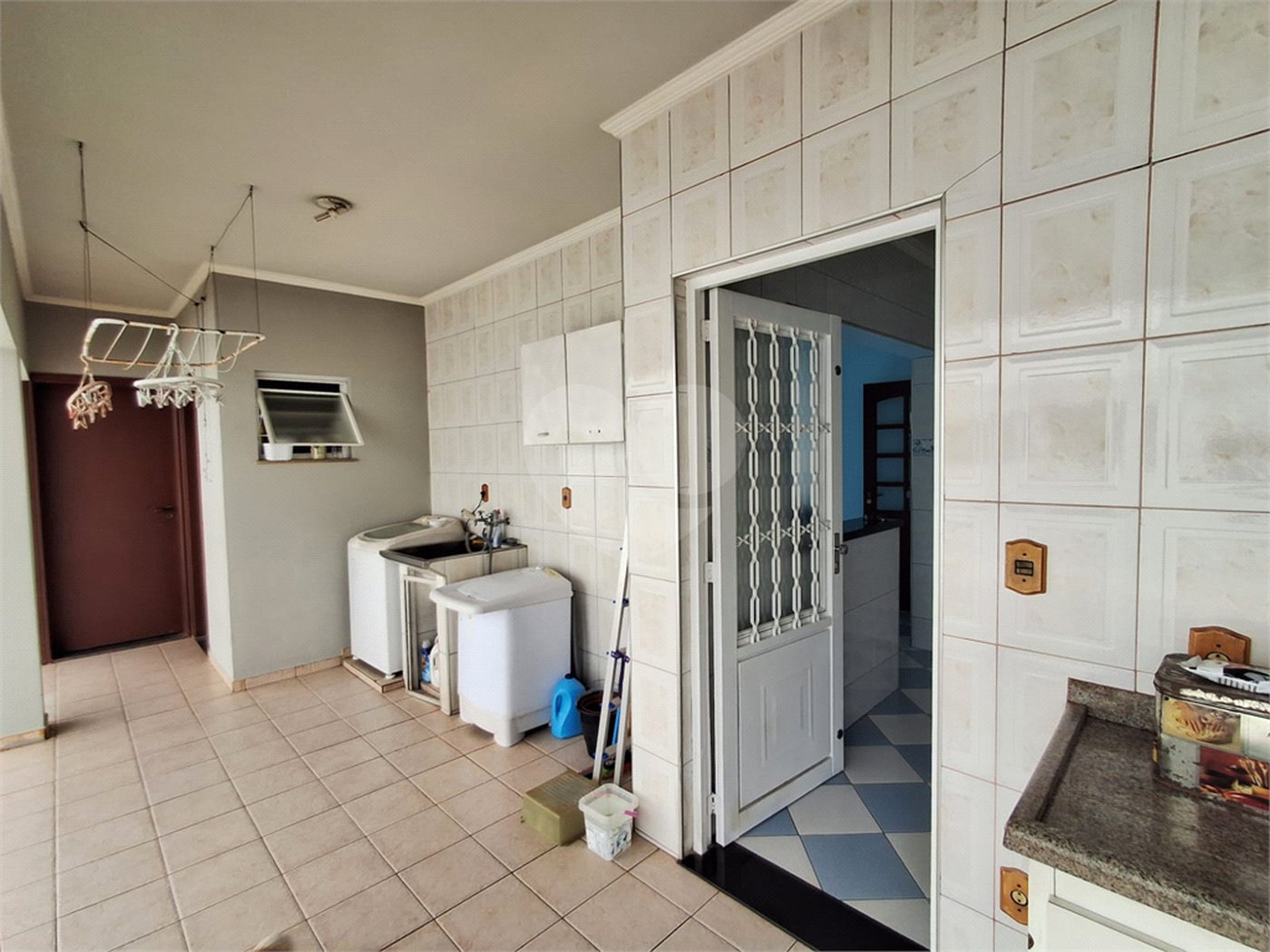 Casa à venda com 4 quartos, sendo 1 suíte, em Wanel Ville, Sorocaba, SP