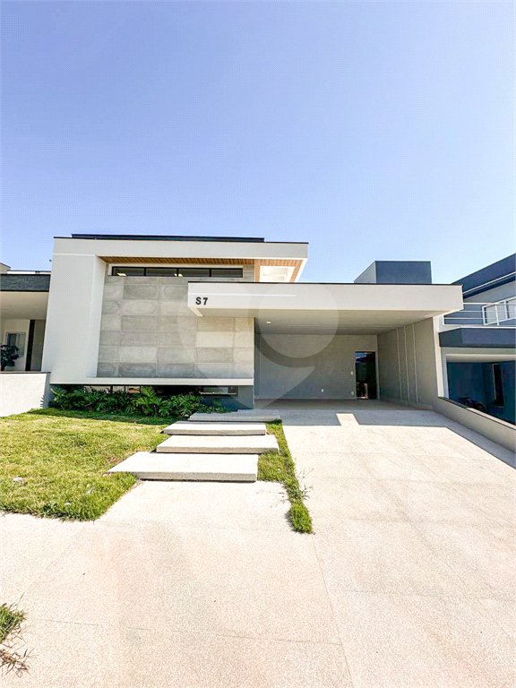 Casa à venda com 3 suítes no condomínio Residencial Mont'alcino, Valinhos - SP