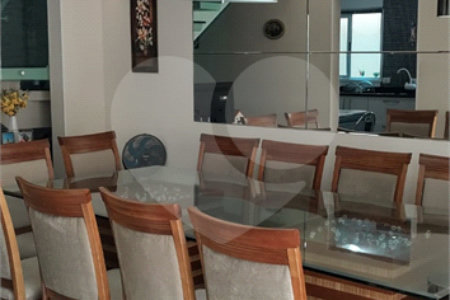 Casa à venda com 3 quartos, sendo 2 suítes,  no condomínio Parque das Figueiras, Mogi das Cruzes - SP