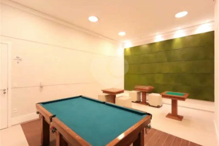 Apartamento de 306m² na melhor região de Moema, 3 suítes, 5 vagas, varanda gourmet, depósito, fora de rota