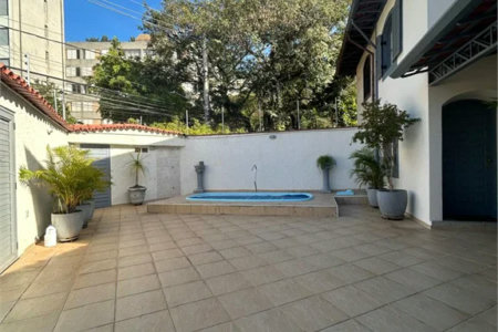 Sobrado à venda com 3 quartos, sendo 1 suíte, em Jardim Jussara, São Paulo, SP