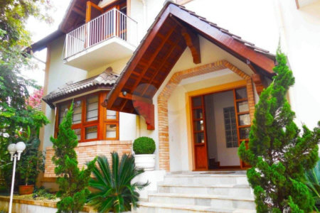 Casa à venda com 4 suítes no condomínio Vilaggio Monte Alegre, São Paulo - SP