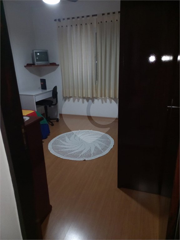 Sobrado à venda com 3 quartos em Jardim Marisa, São Paulo, SP