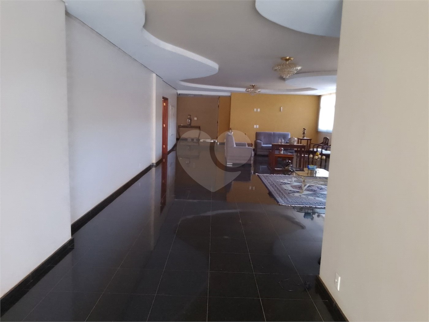 Apartamento à venda com 3 quartos, sendo 1 suíte, no Centro, Araraquara, SP