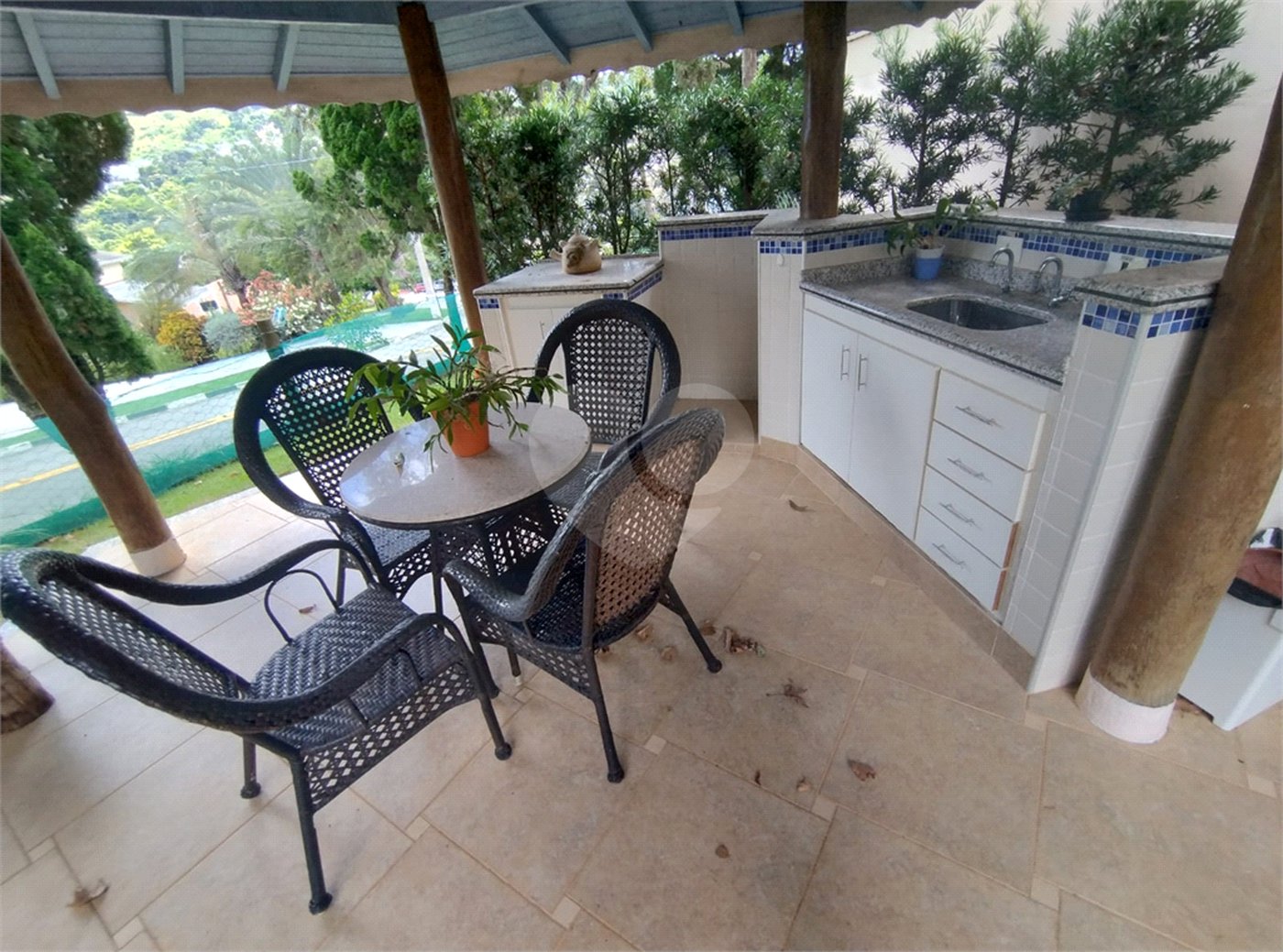 Casa à venda com 3 quartos, sendo 1 suíte, no condomínio Bosque de Greviléa, Vinhedo - SP