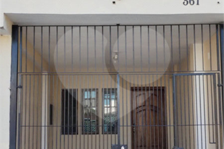 Sobrado à venda com 4 quartos, sendo 1 suíte, em Vila Nivi, São Paulo, SP