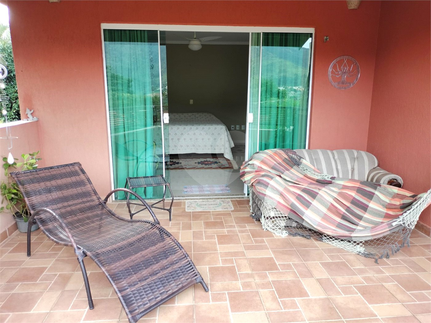 Sobrado à venda com 4 quartos, sendo 2 suítes, em Vila Petrópolis, Atibaia, SP
