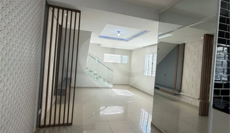Sobrado à venda com 3 quartos, sendo 1 suíte,  em Jardim Maristela, Atibaia, SP