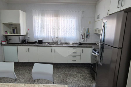 Casa à venda com 5 quartos, sendo 4 suítes, no condomínio Residencial Vilazul, Sorocaba - SP