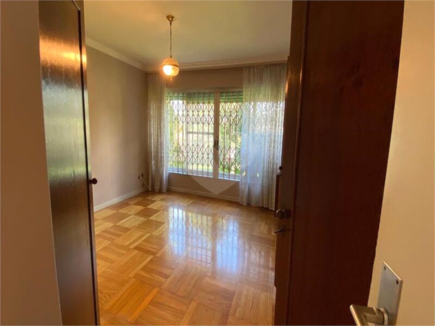 Casa Térrea à venda com 4 quartos, sendo 2 suítes, em Jardim Floresta, São Paulo, SP