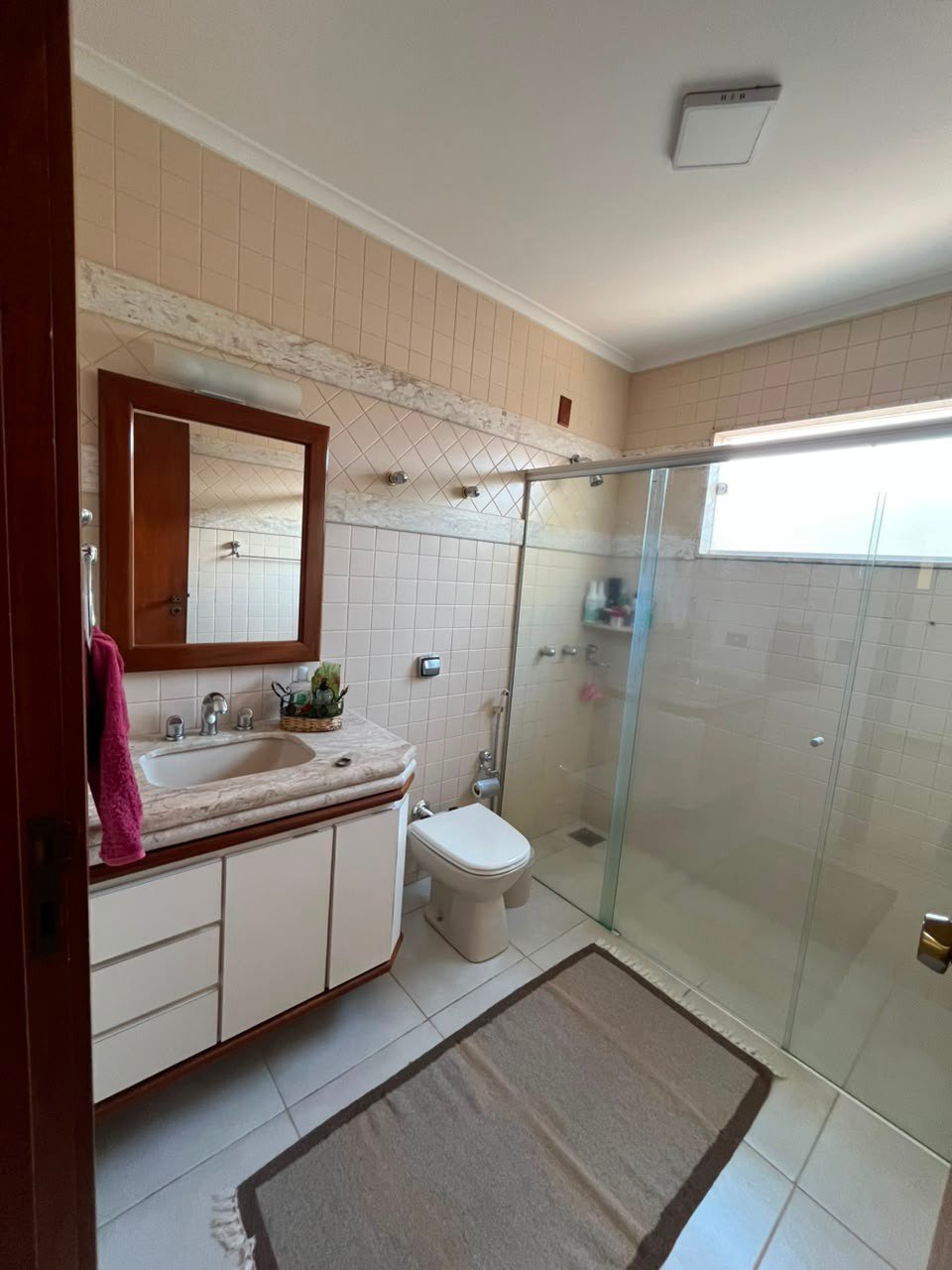 Casa à venda com 3 quartos, sendo 1 suíte,  em Santos Dumont, Três Lagoas, MS