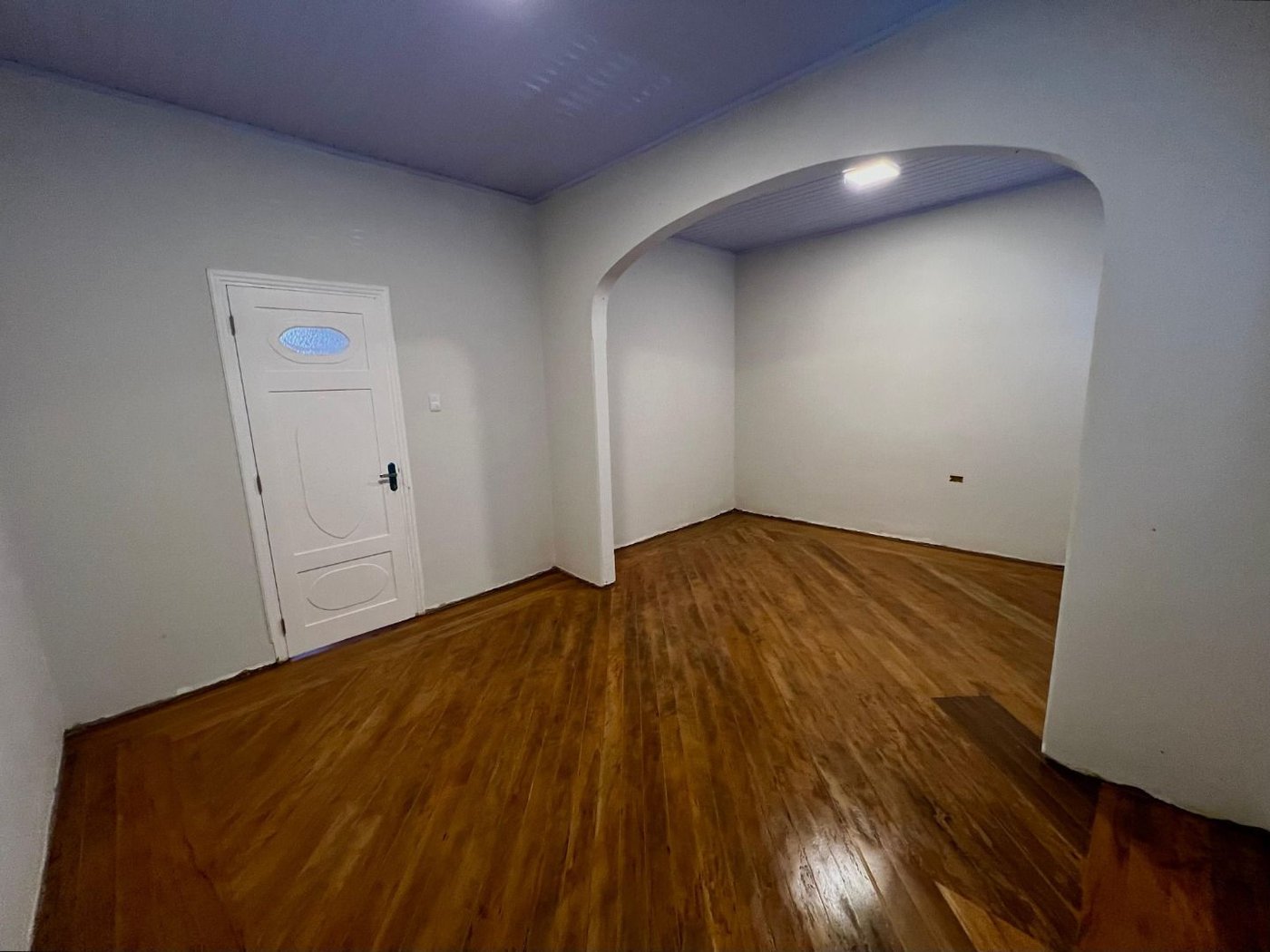 Casa com 3 dormitórios para alugar, 284 m² por R$ 21.162,89 - Gonzaga - Santos/SP