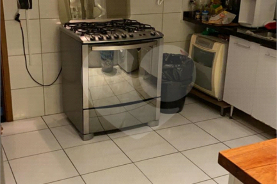 Sobrado à venda com 3 quartos, sendo 1 suíte,  em Parque Continental II, Guarulhos, SP