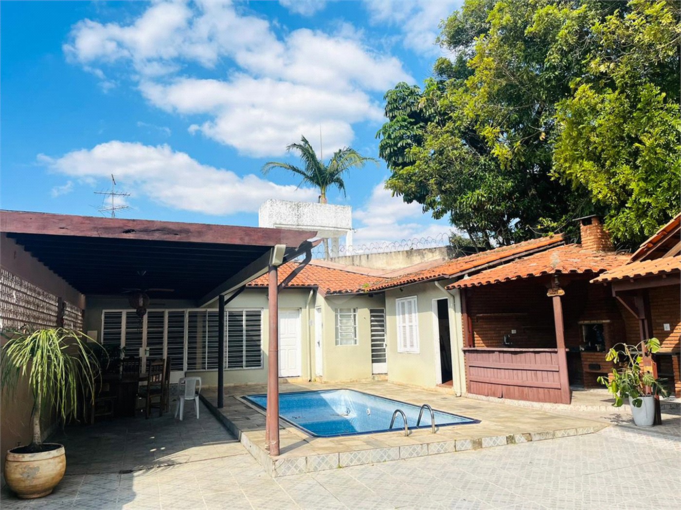 Casa à venda com 4 quartos, sendo 1 suíte, em Jardim São Bento, São Paulo, SP