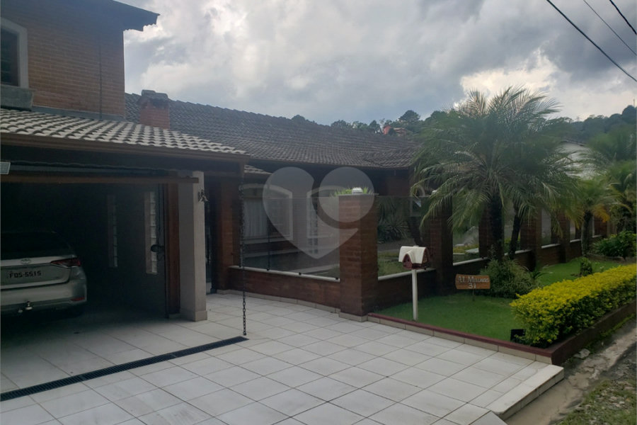 Casa à venda com 3 suítes no condomínio Alpes da Cantareira, Mairiporã - SP