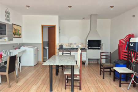 Casa à venda com 4 quartos, sendo 1 suíte, no condomínio Residencial Alto da Lapa II, São Paulo - SP
