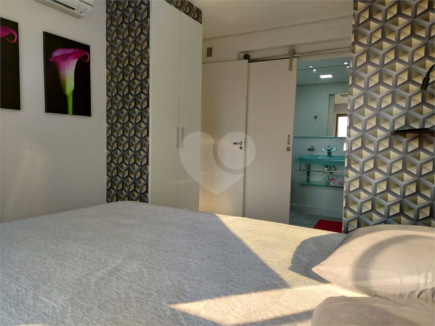 Apartamento à venda com 2 quartos, sendo 1 suíte, em Jardim das Acácias, São Paulo, SP