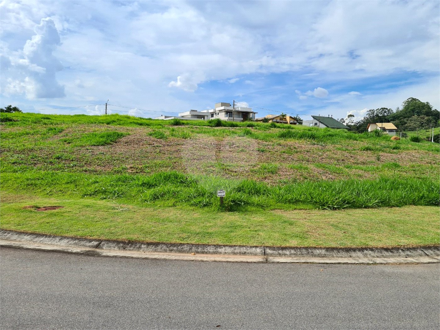 Terreno à venda no condomínio Residencial Campo de Toscana, Vinhedo - SP