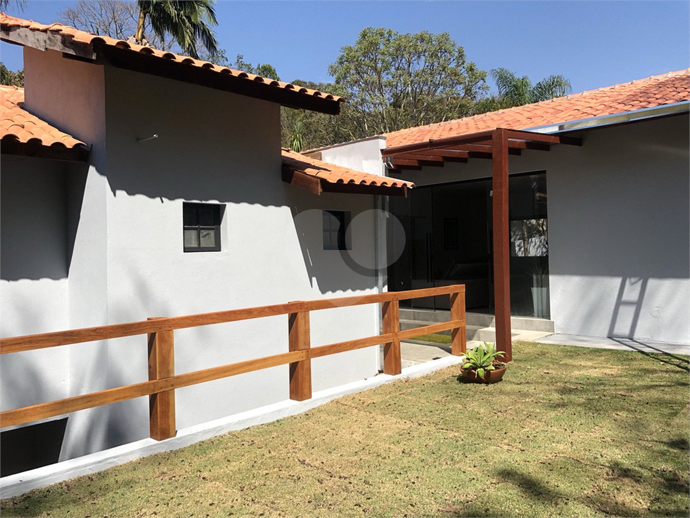 Chácara à venda com 6 quartos, sendo 2 suítes, em Jardim Brogotá, Atibaia, SP