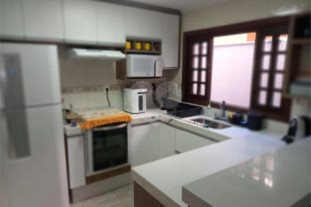 Casa à venda com 3 quartos, sendo 1 suíte, em Vila Assis, Sorocaba, SP