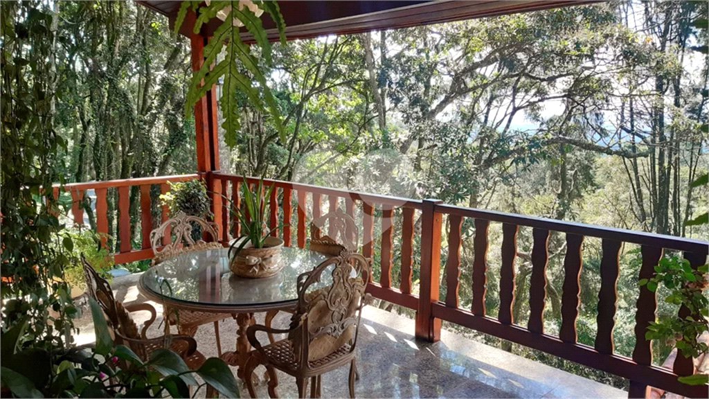 Casa à venda com 3 quartos, sendo 1 suíte, no condomínio Jardim da Monntanha II, Mairiporã - SP