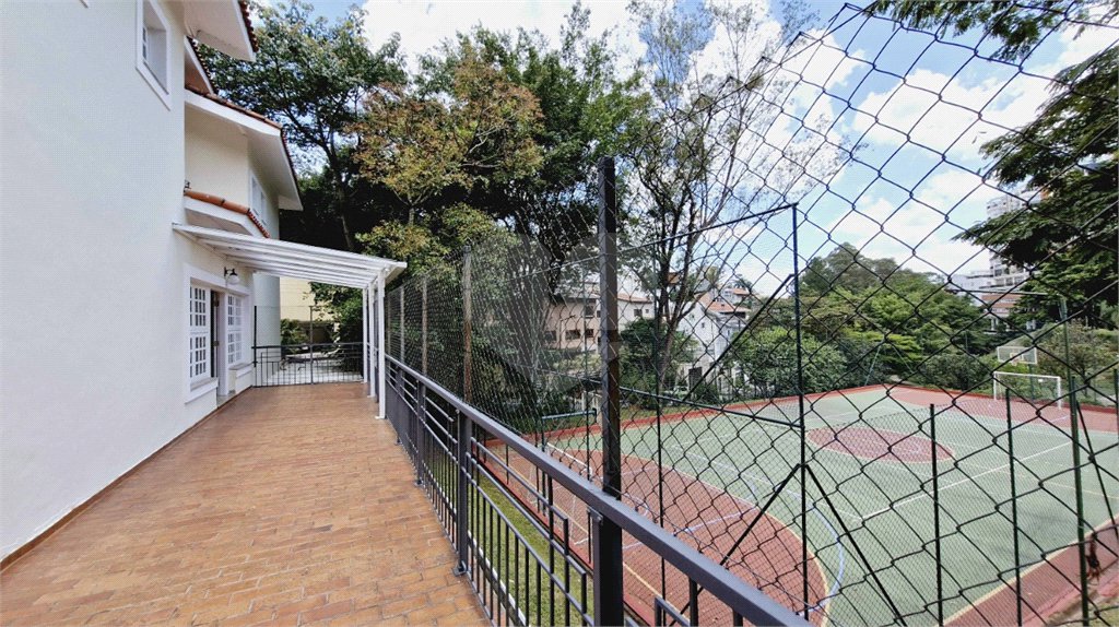 Casa à venda com 4 suítes no condomínio Jardim Vitória Régia, São Paulo - SP