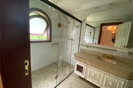Casa à venda ou para alugar com 5 quartos, sendo 3 suítes, em Fazenda Morumbi, São Paulo, SP