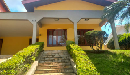 Casa à venda com 4 quartos, sendo 2 suítes,  em Villaggio Capríccio, Louveira, SP