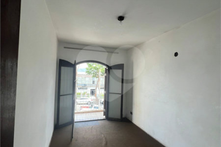 Casa à venda com 3 quartos em Vila Vitória, Mogi das Cruzes, SP