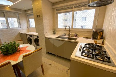 Apartamento à venda com 3 suítes em Vila Pompéia, São Paulo, SP