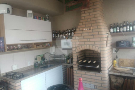 Casa à venda com 3 quartos, sendo 1 suíte, no condomínio Algarve Residencial, São Paulo - SP