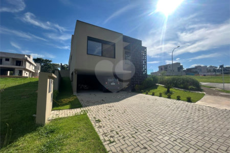Casa à venda com 3 suítes no condomínio Alphaville Castelo, Itu - SP