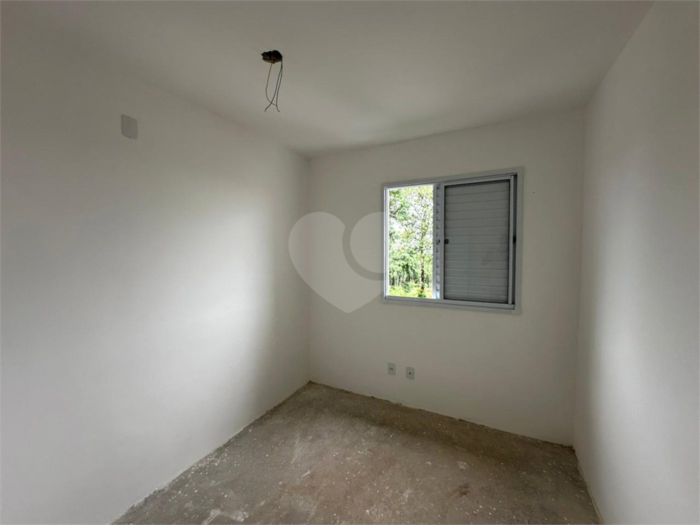 Casa à venda com 2 quartos no condomínio Vila das Paineiras, Suzano - SP